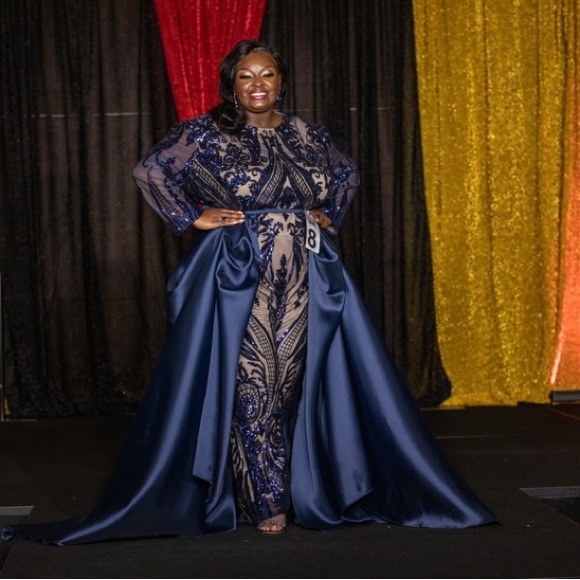 Custom jumpsuit with satin detachable skirt - Picture 3 of 9